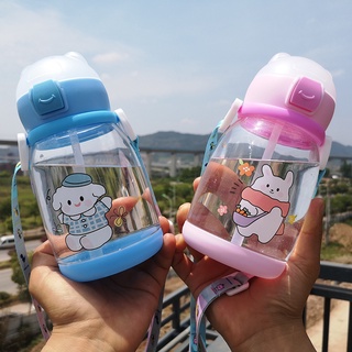 【สินค้าใหม】600ml ขวดแก้วน้ำเด็ก แก้วน้ำ ขวดพลาสติก กระติกน้ำเด็ก ขวดน้ำเด็ก เด็กกีฬาขวดน้ำ แบบพกพาง่าย พร้อมหลอด