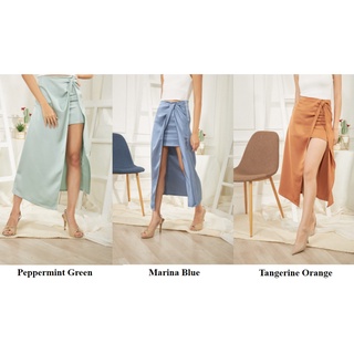 Simple Flavour - Gleam Skirt กระโปรงผูกเอว ผ่าข้าง