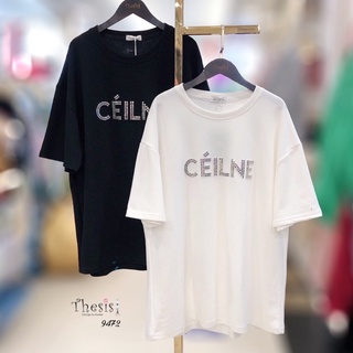 เสื้อยืดคอกลมแต่งหมุดอักษรหน้า