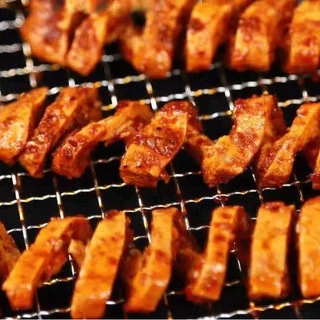 【ซือเค่อบู๋หวั่ง】食刻不忘 炭烧面筋ไส้กรอกเต้าหู้บาร์บิคิว รสหม่าล่าและรสสะเต๊ะ เนื้อแน่นหนึบอร่อย