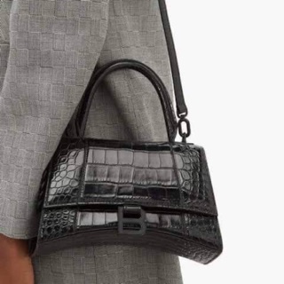 กระเป๋าถือBLCG hour glass size s croc bag