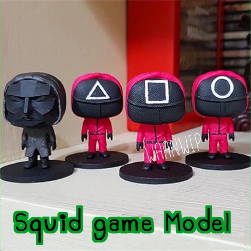 Model Squid gameโมเดลเรซิ่นพร้อมฐาน Squid game ผู้คุมและ Boss