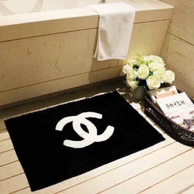 พรม พร้อมส่งHi-so แบรนด์  Chanel  ขนาด 80*50 cm พร้อมส่งคะ  วางแล้วบ้านhi-so ขึ้นมาทันตาเลยจร้า