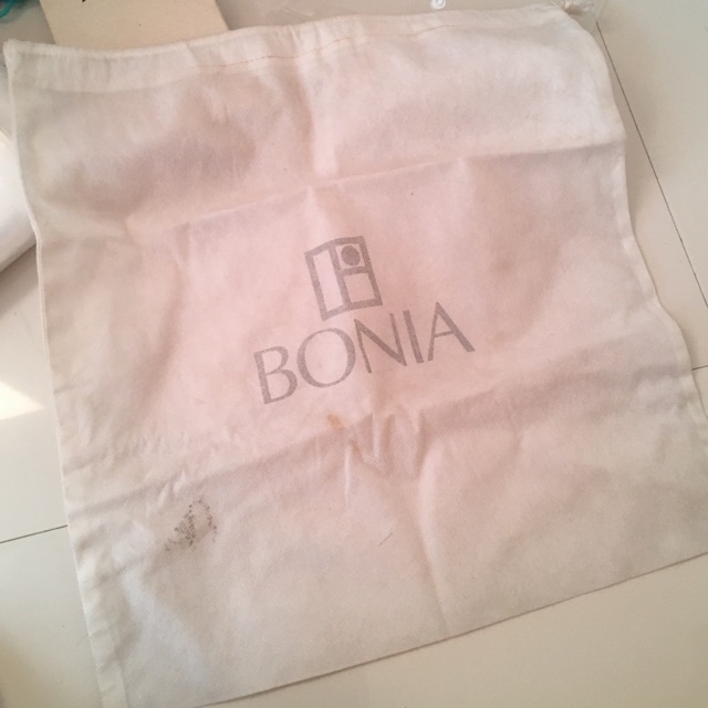 Bonia กระเป๋ากันฝุ่น
