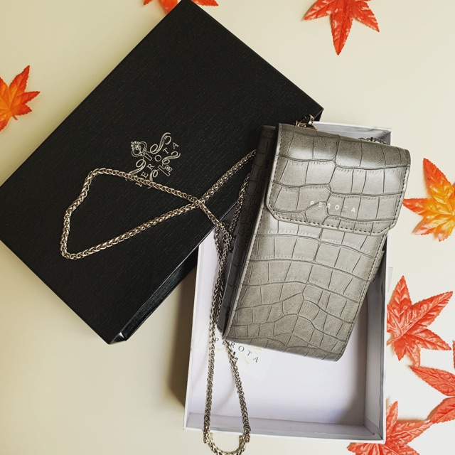 [Used Like New] กระเป๋า Perota street bag ครบด้วย 2 สไตล์การใช้งาน ทั้งเป็นกระเป๋าสตางค์และกระเป๋าใส
