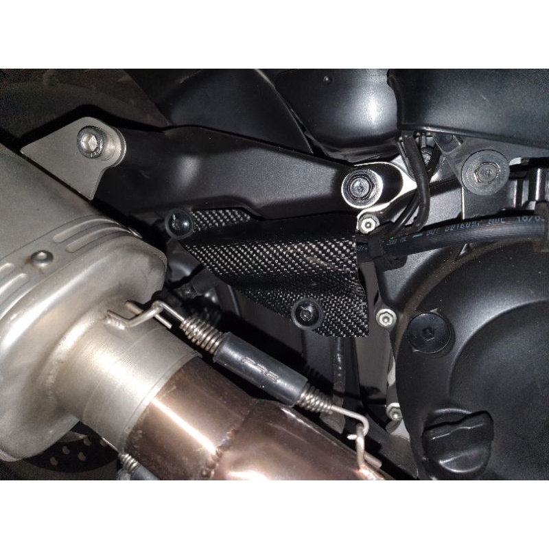 ครอบสายเบรคหลัง forza300 ปี2018, forza 350, adv350 เพียวคาร์บอนแท้ - รูปที่ 2