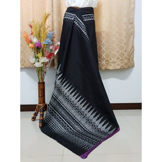 ผ้าไหมสุรินทร์ ผ้าซิ่นมัดหมี่สีดำ เขียนเงิน (A04_0041)