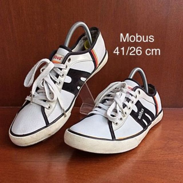 รองเท้ Mobus✔มือ2✔แท้100%
