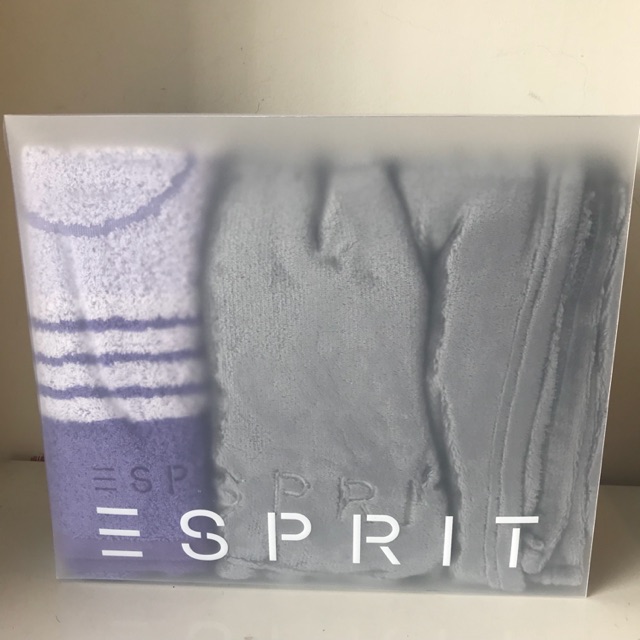 🔥เหลือชุดสุดท้ายแล้วค่ะ🔥 ชุดเซ็ตผ้าห่มผ้าฟลีซ + ผ้าขนหนู ESPRIT ของใหม่พร้อมกล่อง