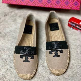 Tory burch shoe สินค้าแท้ 100% แม่ค้าคนไทยมีหน้าร้านไอจีค่ะ