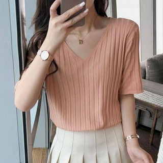เสื้อคอวี สีพื้น ลายเส้นใหญ่ #A068
