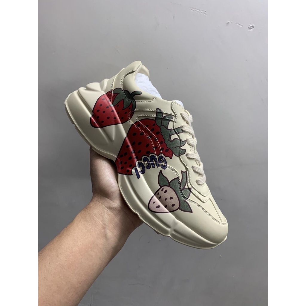 Gucci (Guqi bursting shoes. Sales of foot feelings light shock ...