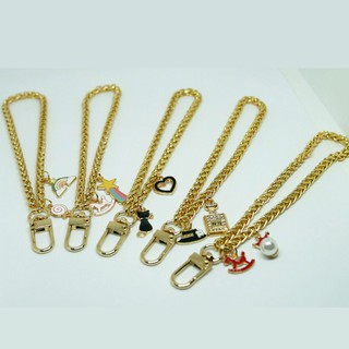 สายโซ่ คล้องมือ พร้อมตัวห้อยน่ารัก ๆ ยาว 16 cm.