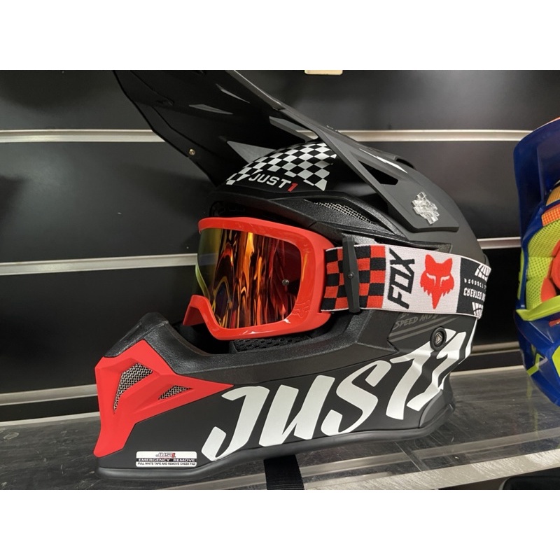 just1กับแว่นFoxใหม่ล่าสุด