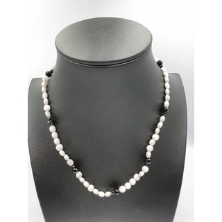 Howlite and onyx necklace ลูกปัดฮาวไลท์และนิล