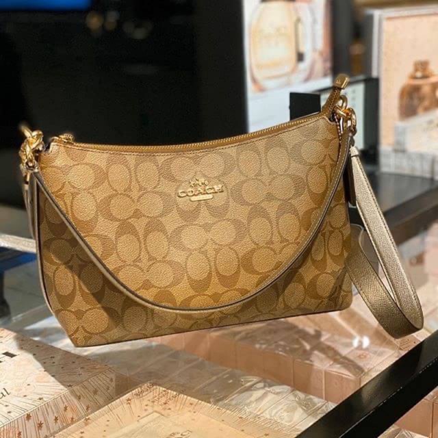 🐘🐘 LEWIS SHOULDER BAG IN SIGNATURE