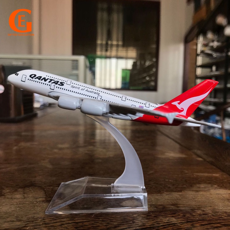 Qantas Airways Airbus 380 เครื่องบินรุ่น Air Australia A380 โลหะผสมเครื่องบินDiecast Aero Plane Coll