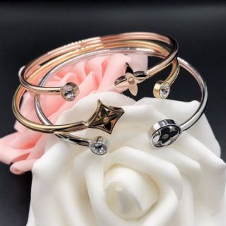 กำไลข้อมือแฟชั่น ยกเซ็ต3ชิ้นจ้า​ (มี​เก็บเงิน​ปลายทาง)​