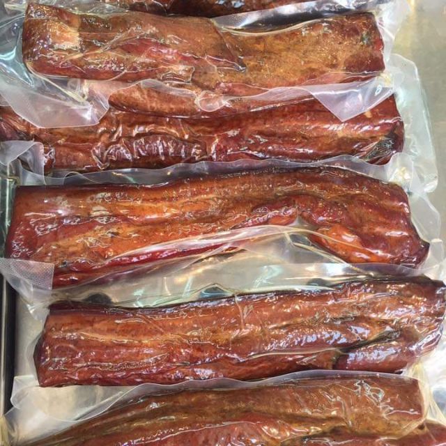 หมู3ชั้นรมควัน ประมาณ300 - 400 กรัม สูญญากาศ