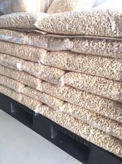 เม็ดมะม่วงซีก(ดิบ) 1 kg. ขายปลีก-ส่ง ไม่เหม็นหืน คุณภาพดี