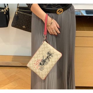 🎀 ส่งฟรี COACH 91543 GALLERY POUCH IN SIGNATURE CANVAS WITH HORSE AND CARRIAGE HEARTS MOTIF