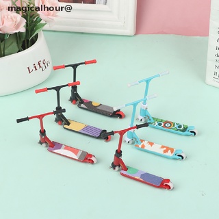 magicalhour Random Color Finger Skateboards Finger scooter Fingertip Bikes Fingerboard Toys new