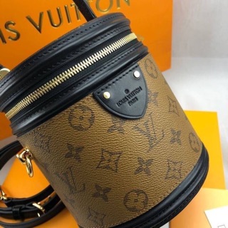 ❌Sale5590ใบเดียว❌Louis Vuitton  Grad original งานดีสุด Size 17CM  free box set