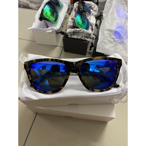CLERANCE OLDSTOCK ️ ️แว่นกันแดด HAWKERS Carey Blue