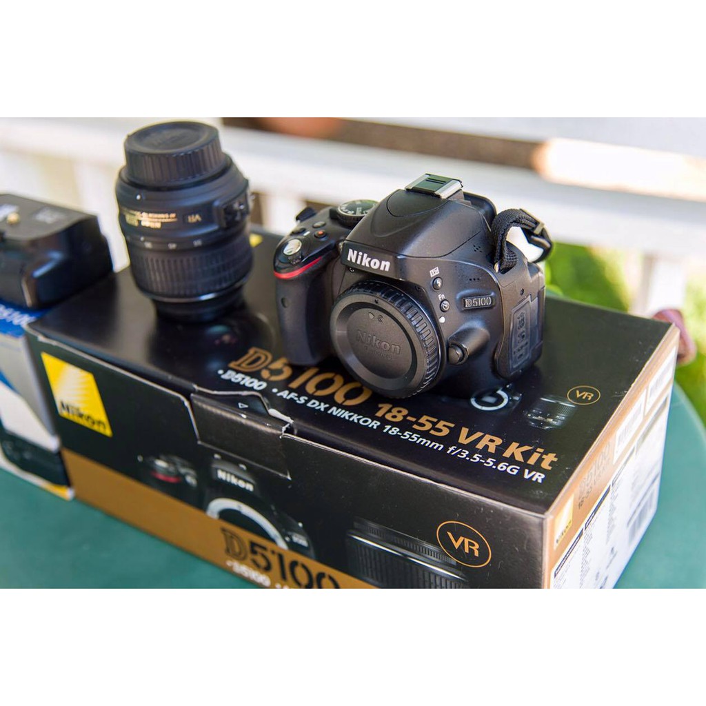 ขายกล้อง DSLR Nikon D5100 มือสองพร้อมเลนส์คิต 18-55 mm เครื่องศูนย์ไทย สภาพดีมาก พร้อมใช้งาน แถมกริปเทียบ