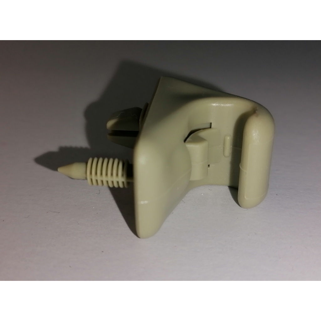 พลาสติกล็อคที่บังแดด สีครีม ตัวล็อคที่บังแดด toyota hilux vigo vigo champ 1 ชิ้น มีบริการเก็บเงินปลา