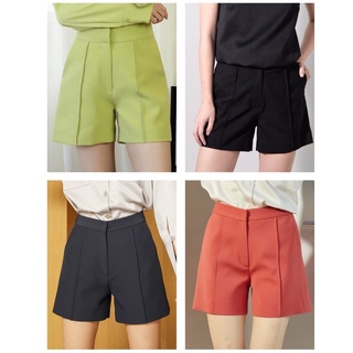 TIYA NOB SHORTS (3สี) กางเกงขาสั้นมีดีเทลเกร็ดหน้า