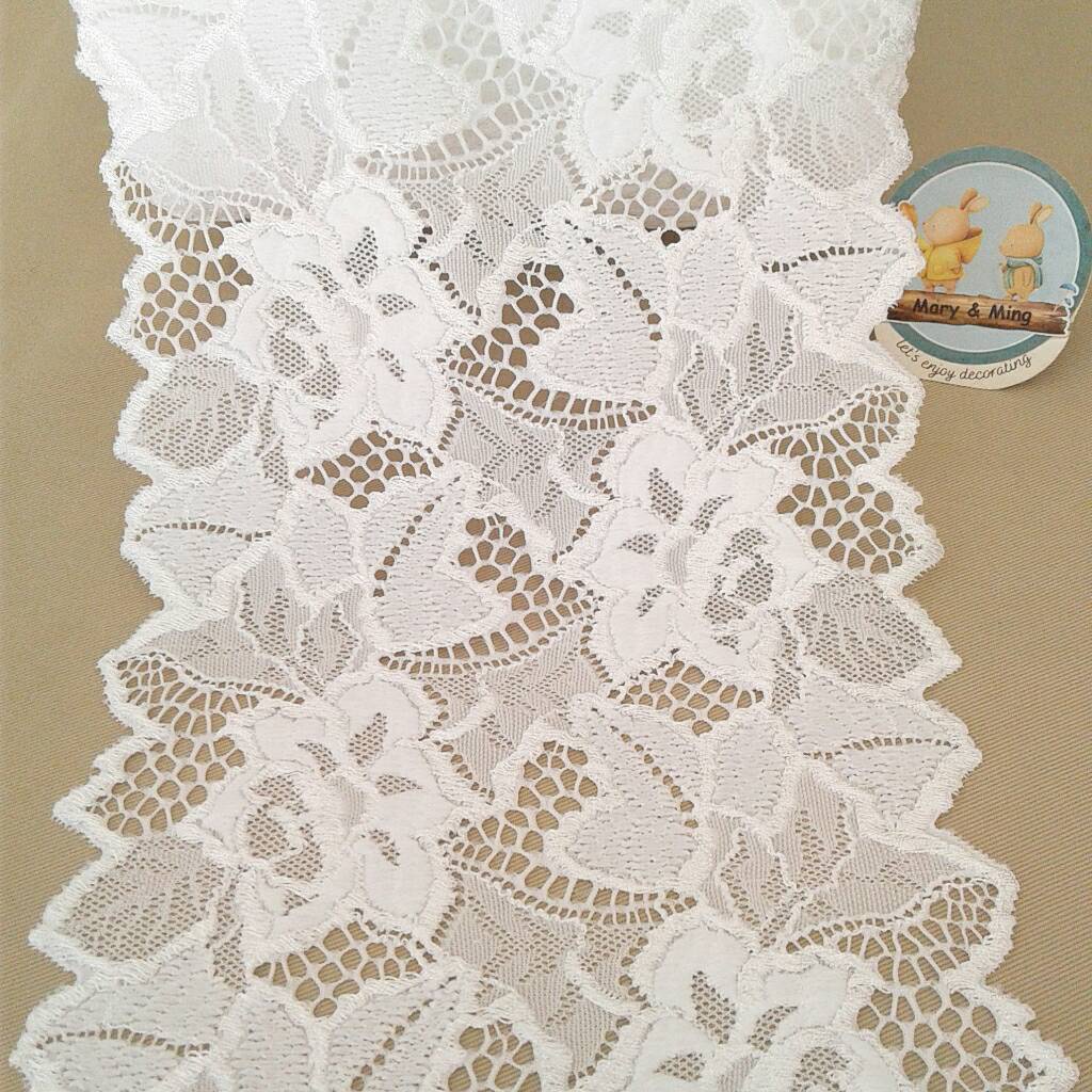 ลูกไม้ยืด สีขาว Taiwan Lace หน้ากว้าง 6 นิ้ว ราคา หลาละ 69 บาท / ลูกไม้ ผ้าลูกไม้ ลูกไม้วินเทจ