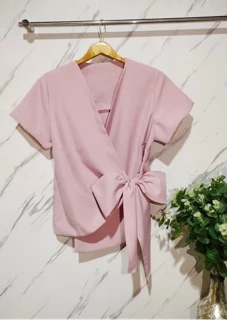 PLOYLY CLOSET | Arielle Bow เสื้อผูกโบว์ด้านข้าง คอวี เสื้อออฟฟิศสีสุภาพ ใส่งานแต่ง เสื้อทำงานผู้หญิง