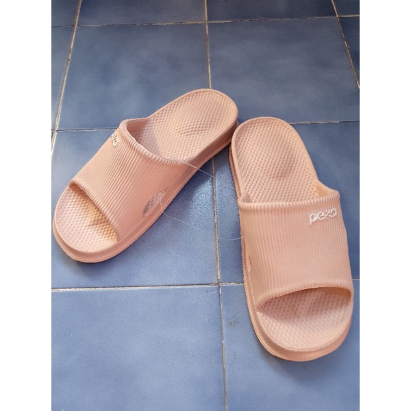 รองเท้าราคาถูกพร้อมส่งไซค์36-44ค่ะ