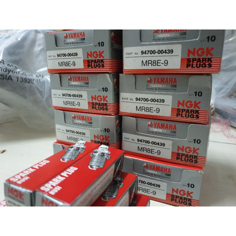 YAMAHA R15 VVA/MT15 SPARK PLUG MR8E-9