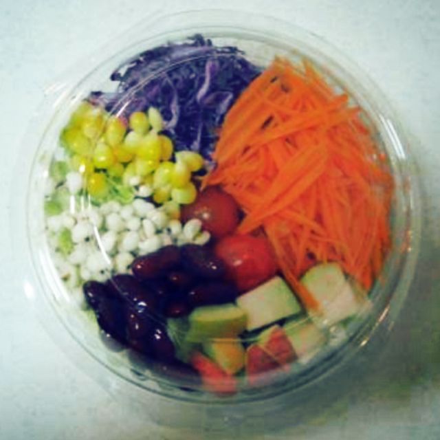 กล่องใส สำหรับใส่สลัด (R5) ใส่ได้ทั้งสลัดผัก สลัดผลไม้ กล่องใหญ่ ใส่เครื่องได้ครบครัน แพคละ 50 ใบ