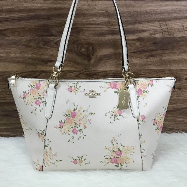 AVA TOTE WITH FLORAL BUNDLE PRINT COACH F28965 CHALK MULTI/IMITATION GOLD |  Shopee Thailand