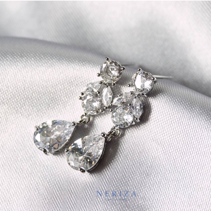 Neriza Jewelry/ต่างหูเพชรระย้าประกายไฟเทียบเท่าเพชรแท้ เครื่องประดับเจ้าสาว จัดส่งพร้อมกล่อง NE005