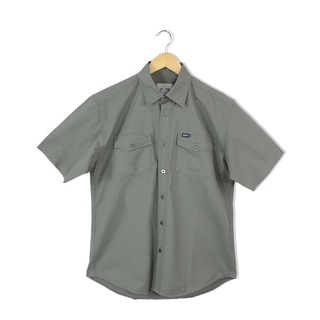 Bovy Greenlight Shirt - เสื้อเชิ้ตแขนสั้นสีเขียวตุ่น รุ่นBA-3596 สี GN13