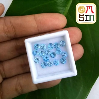 A064 ขนาด 4 มิล +- กลม 1 เม็ด พลอย บูล โทปาส กลม สีฟ้าอ่อน BLUE TOPAZ 4x4 mm.+- พลอยธรรมชาติแท้ 100%