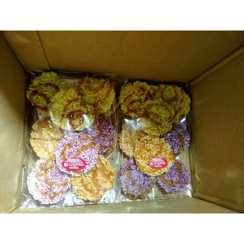 ขนมนางเล็ดหนึ่งสี/สามสี หวานอร่อย 1เเพ็ค30บ.**พิเศษ 5เเพ็ค130บ.**/3 ห่อเล็ก30บ. **ซื้อครบ15ห่อเล็ก125บ**