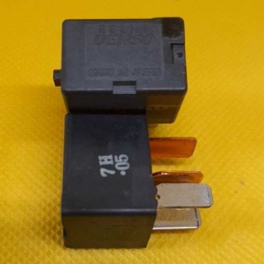 Honda Jazz Accord Civic CR-V 4-Pin สีเทา รีเลย์ Denso 156700-2680