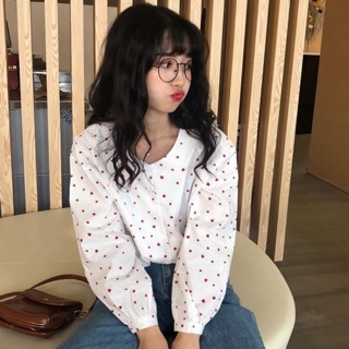 พร้อมส่ง 🍑Cute small heart print shirt เสื้อเชิ้ตแขนยาวคอวีพิมพ์ลายหัวใจเล็กๆน่ารัก