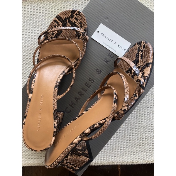 CHARLES & KEITH SHOES size 35