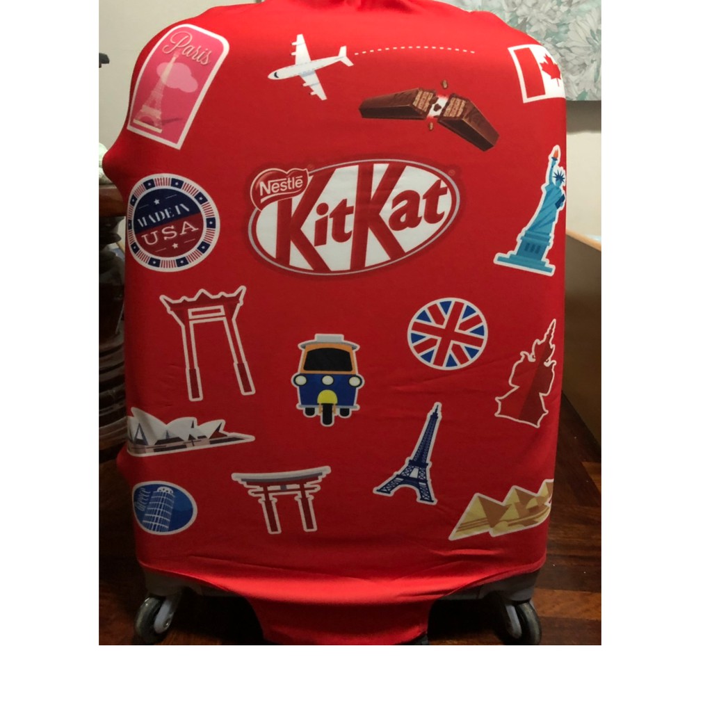 พร้อมส่ง! ผ้าคลุมกระเป๋าเดินทาง แบบยืด ลาย คิทแคท Kitkat สีแดง ใช้กับกระเป๋าขนาด 22-25นิ้ว