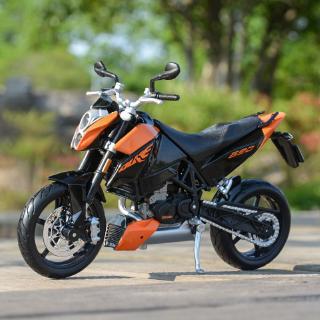 Maisto 1:12 KTM 690 Duke รถหล่อแบบคงที่โมเดลรถจักรยานยนต์ของเล่นงานอดิเรกของสะสม