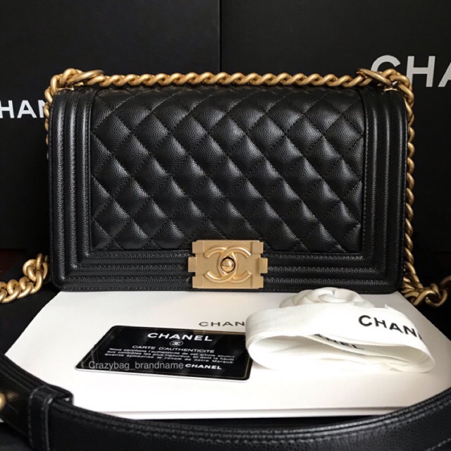 Chanel boy 10” caviar holo 27