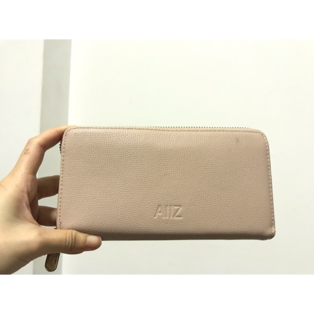 กระเป๋าสตางค์ AIIZ สีนู้ด ของแท้ มือ2