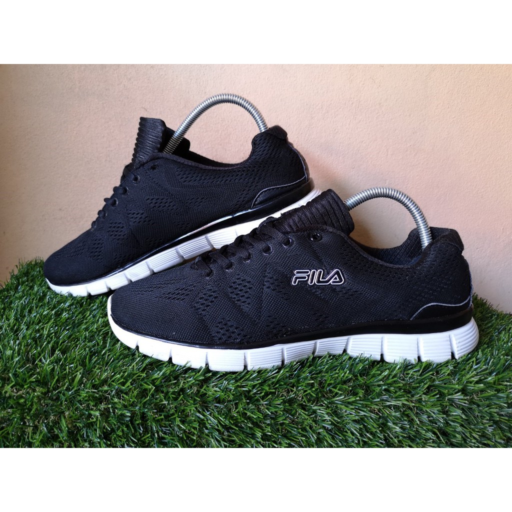 รองเท้า FILA Memory Refractive Black White  (มือสอง) EUR42.5/ CM27.5  รหัส FL-002