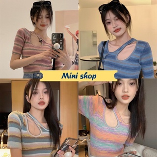 Mini shop🌸พร้อมส่ง🌸 (85092) เสื้อแขนสั้นไหมพรม เว้าหน้าอกเฉียงๆ ลายทางสีสันน่ารักมาก